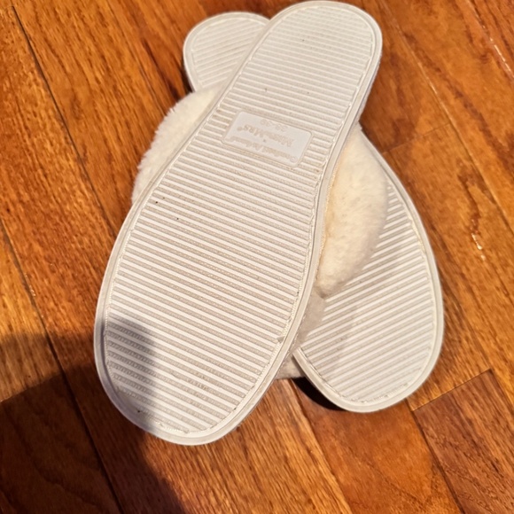 New! Embroidered MRS Slippers! Perfect for a new bride or anniversary! - Picture 2 of 2